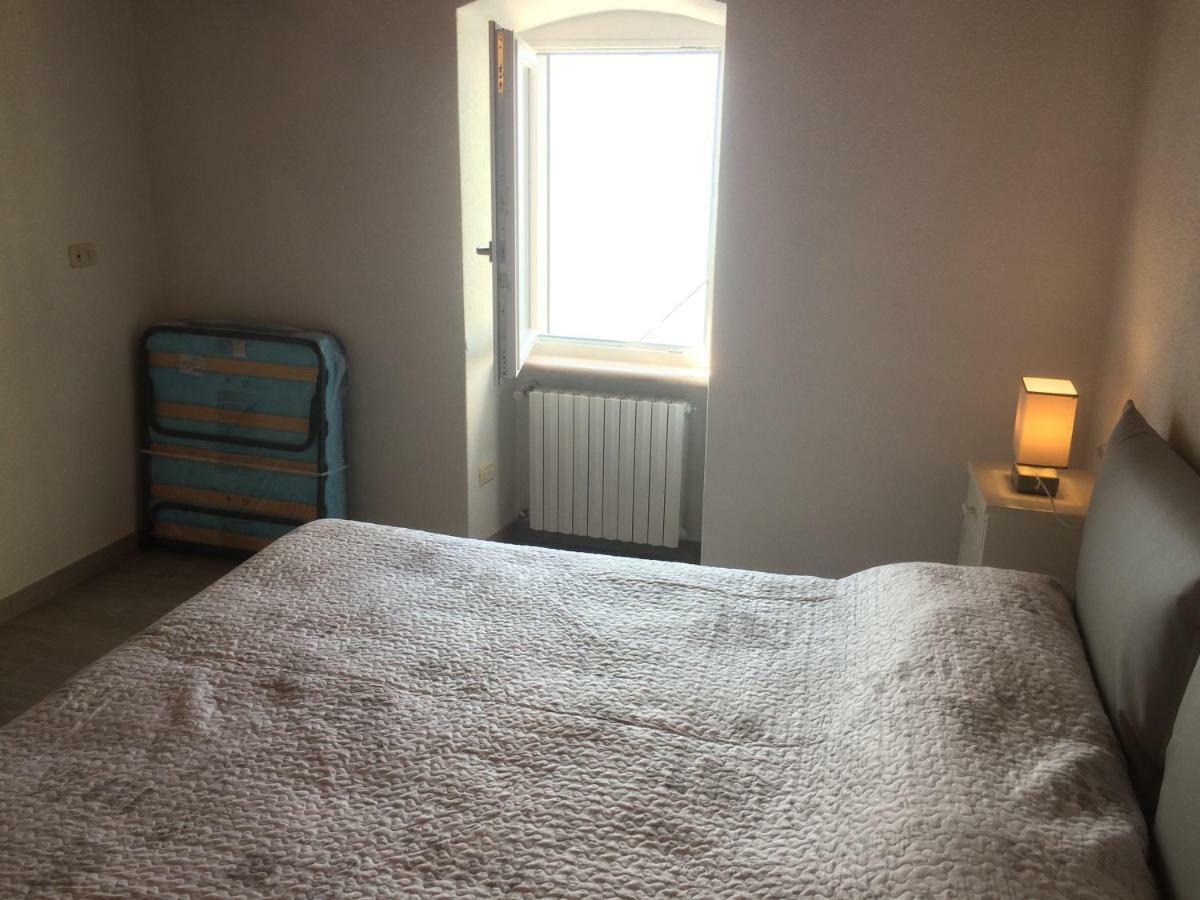Appartamento Cadelagnel Castelletto Di Brenzone Exterior photo