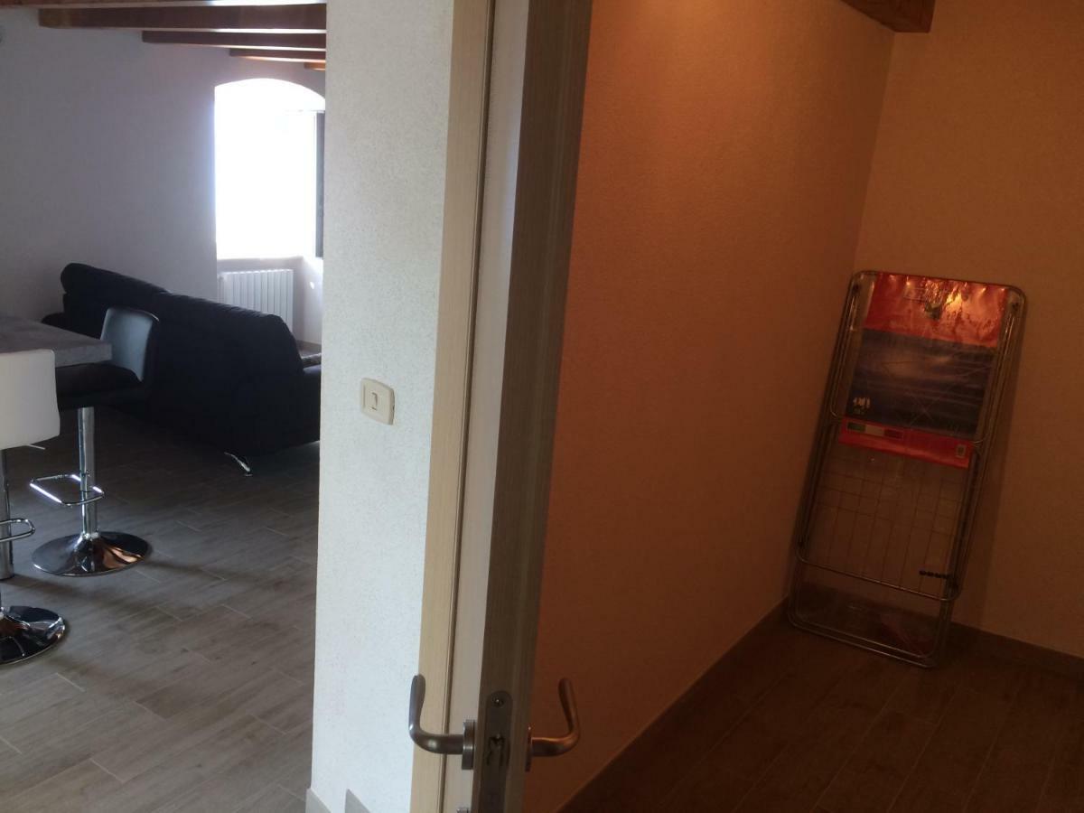 Appartamento Cadelagnel Castelletto Di Brenzone Exterior photo