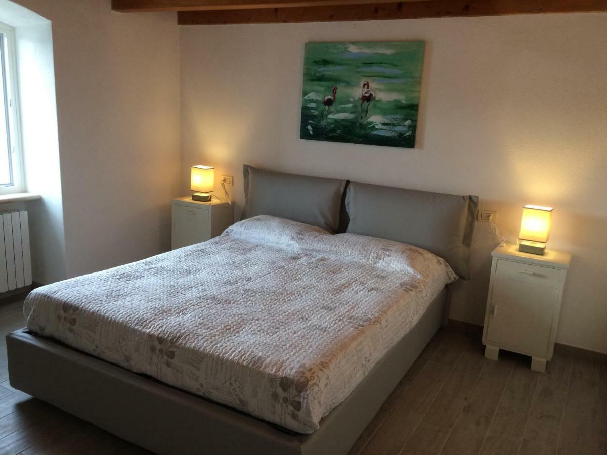 Appartamento Cadelagnel Castelletto Di Brenzone Exterior photo